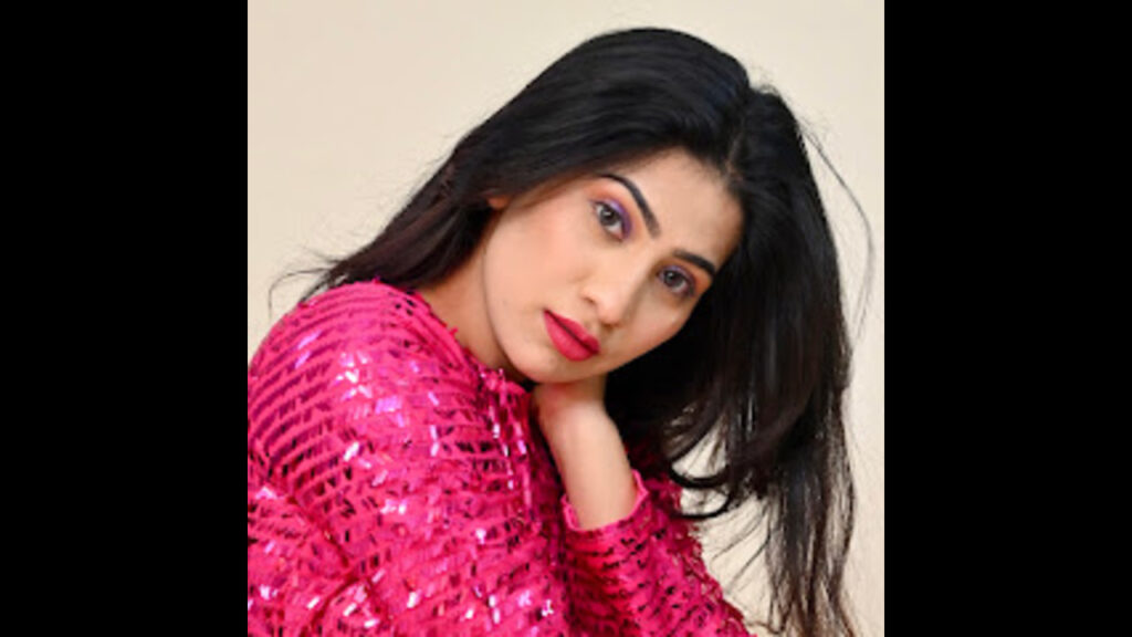 Anaysa net worth